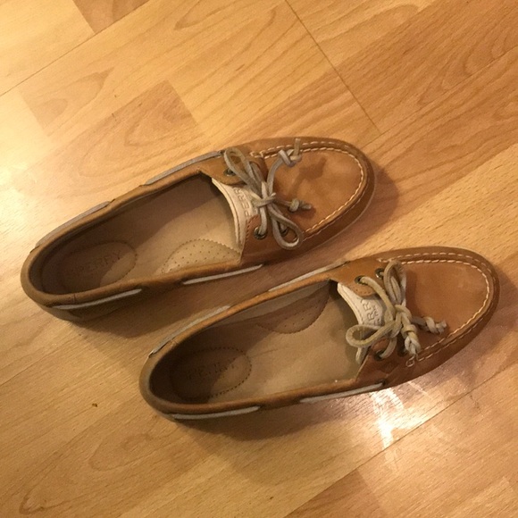 Sperry - Picture 2 of 3